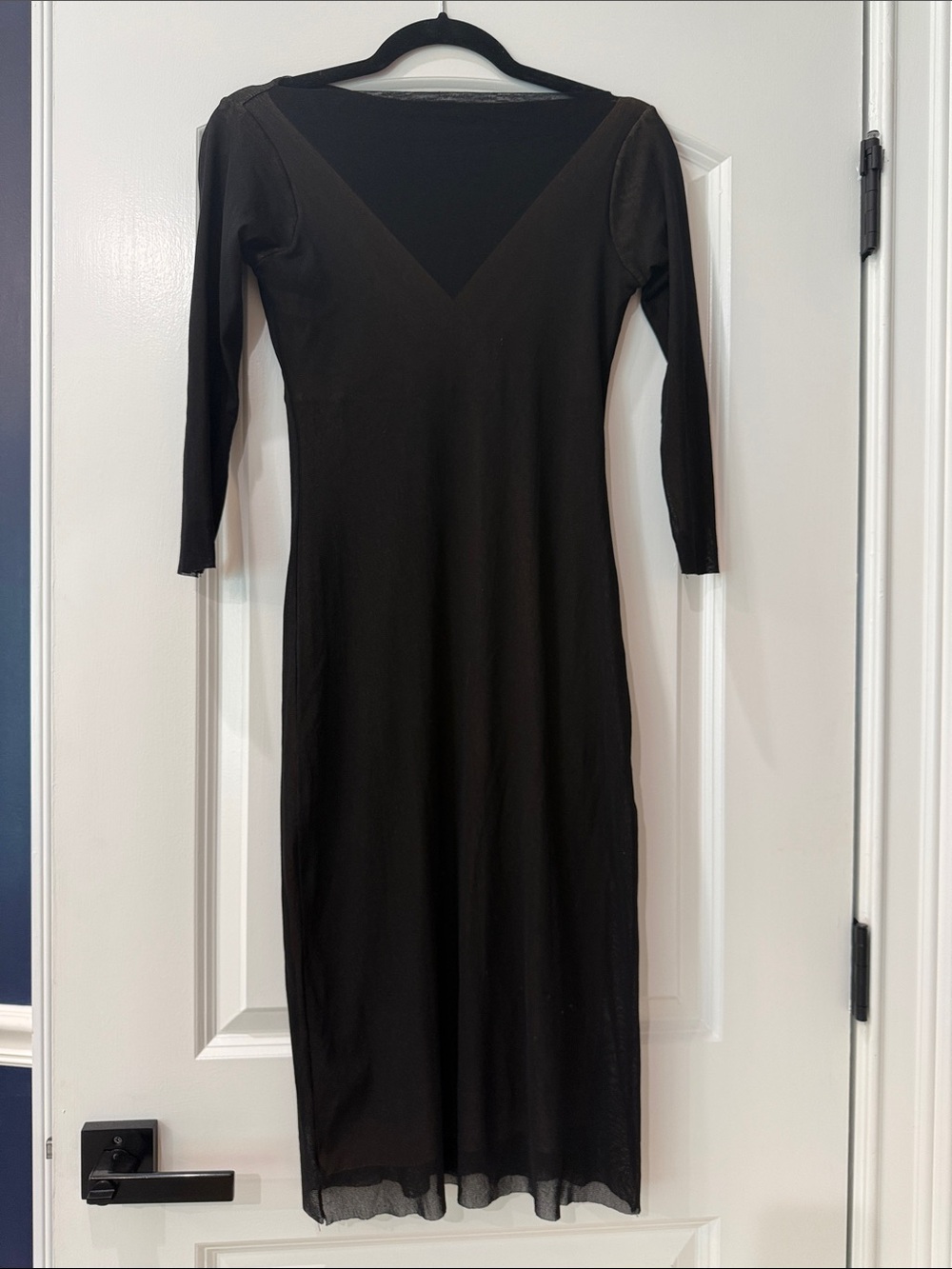 Arden B Black Long Sleeve V-Neck Midi Dress
